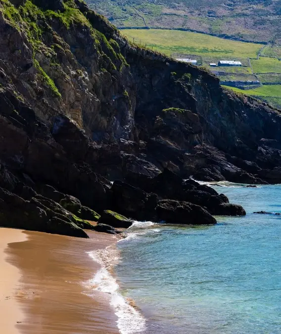 What to wear and carry in Ireland for seasonal guideline