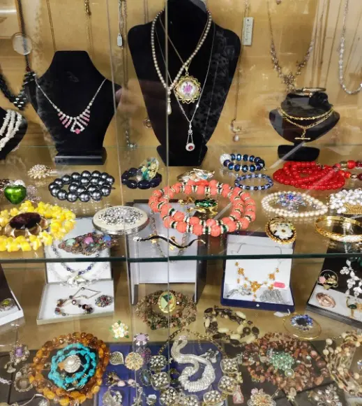 Vintage Jewellery Shops