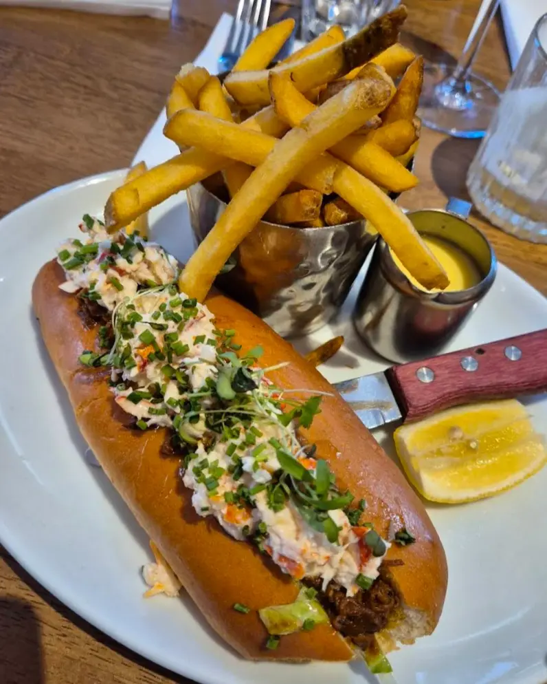 best bottomless brunch in Dublin for burgers and other snacks