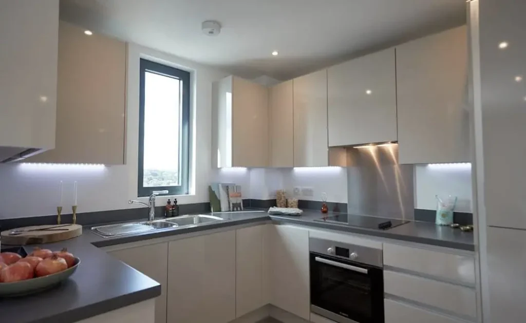 Seafront Apartment in Sutton